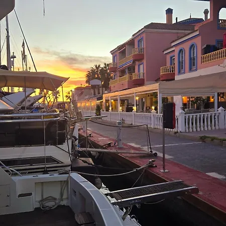 Båthotell Moonlight Lady, Our Secret On The Med!