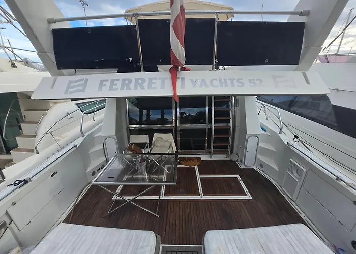 船屋 Moonlight Lady, Our Secret On The Med!