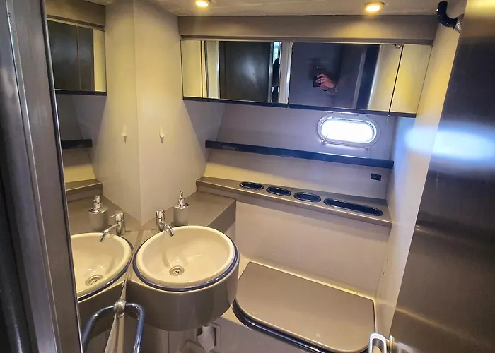 船屋 Moonlight Lady, Our Secret On The Med!