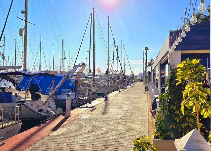 Moonlight Lady, Our Secret On The Med! 船屋