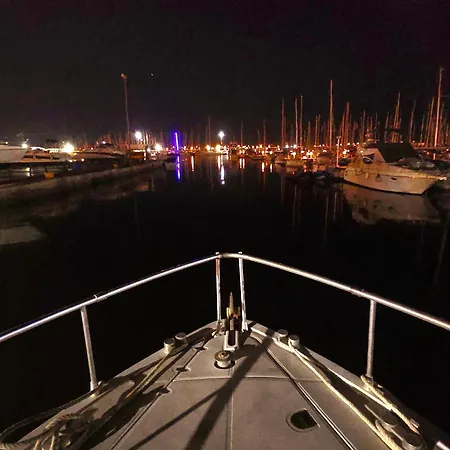 Moonlight Lady, Our Secret On The Med! Ботель *