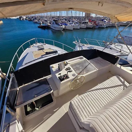Bateau-hôtel Moonlight Lady, Our Secret On The Med! Torrevieja