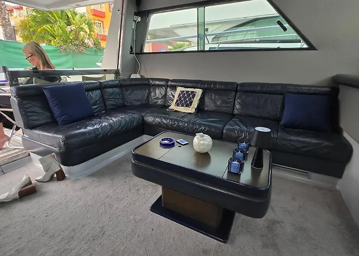 Moonlight Lady, Our Secret On The Med! Торевьиа