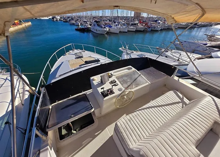 Ботель Moonlight Lady, Our Secret On The Med! Торевьиа