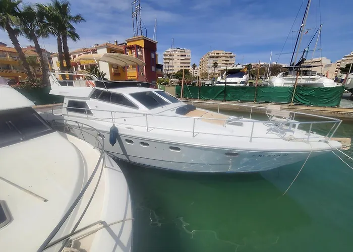 Ботель Moonlight Lady, Our Secret On The Med! *